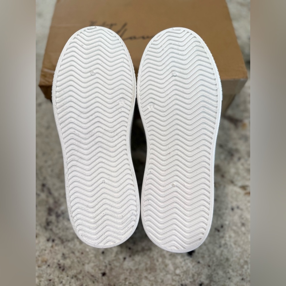 Vintage Havana White and Light Gray Star Sneakers (NEW) - Picture 13 of 15